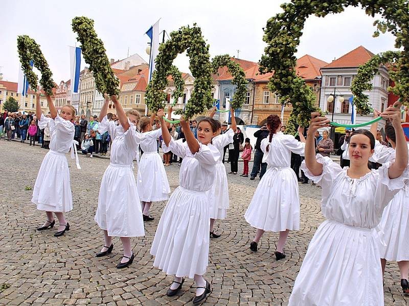 Den památek v Žatci: zábavná připomínka odhalení a stržení sochy císaře Josefa II. na náměstí.