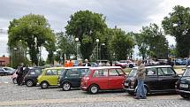 Desátý sraz vozů Mini Cooper se o víkendu konal v Peruci.