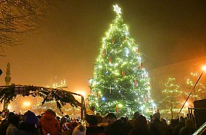 Rozsvícení vánočního stromu v Lounech v roce 2022.