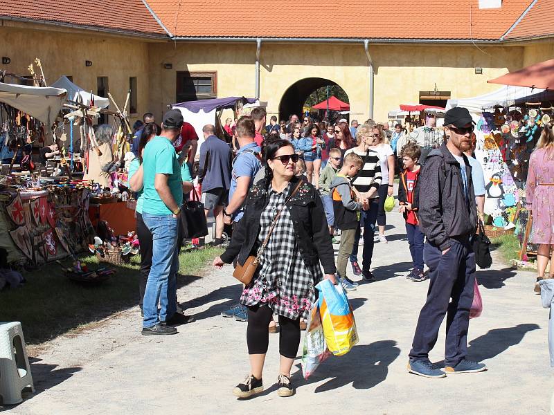 Velikonoční jarmark na zámku Nový Hrad v Jimlíně