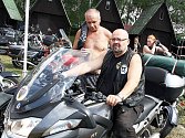 Sraz v Žerotíně na Lounsku si pravidelně nenechávají ujít stovky motorkářů. 