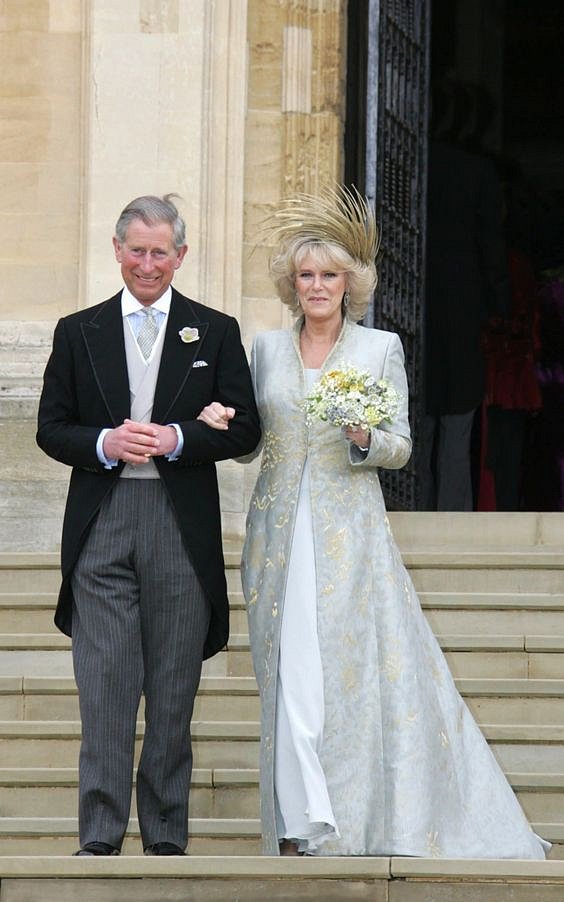 Camilla Parker při svatbě s princem Charlesem v roce 2005.