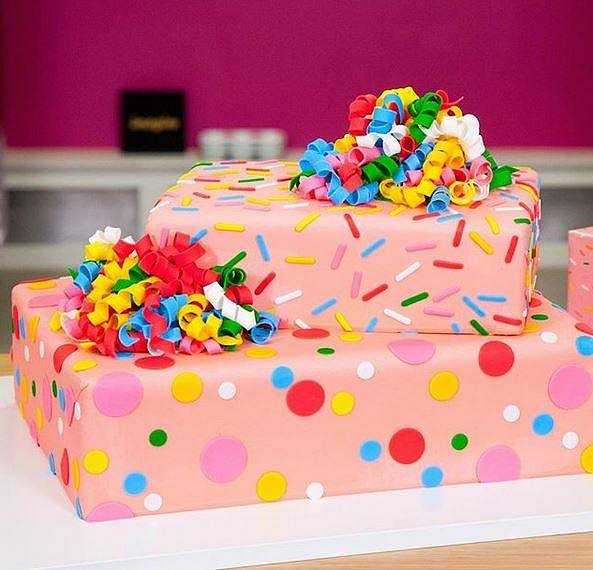 Oslaďte si pondělí: Neuvěřitelně dokonalé dorty a to zvenku i zevnitř!