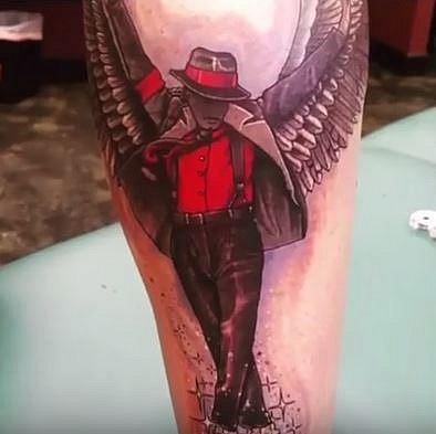 Tetování, které si Michael Joseph nechal vytvořit po smrti otce.