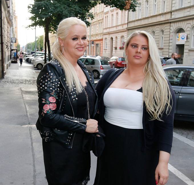 Monika Štiková tvrdí, že má její dcera podvázaný žaludek