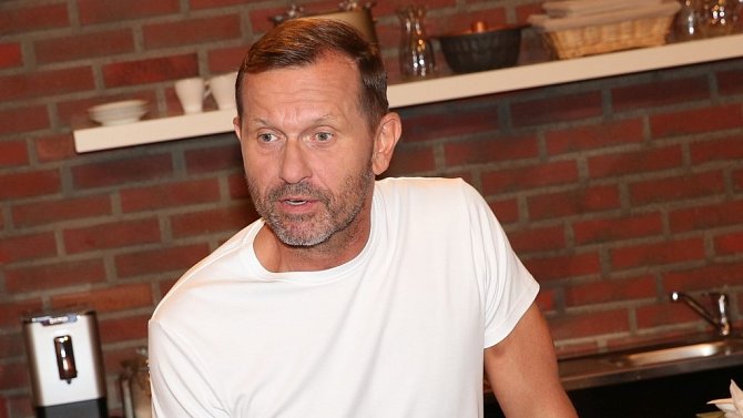 Majitel TV Barrandov si přijel pro dceru ke své ex domů