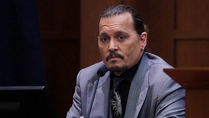 Johnny Depp se soudí s bývalou manželkou. 