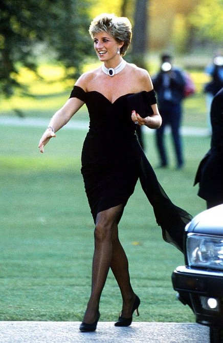 Princezna Diana byla krásná a upjatý protokol nebyl nic pro ni.