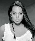 Angelina Jolie, rok 1990