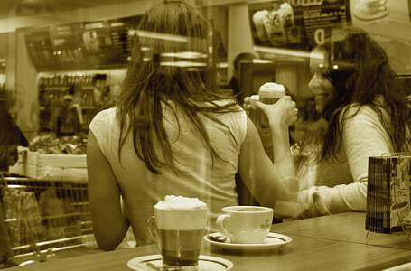 Vyhlášení výherců fotosoutěže: „Dostaveníčko s kávou v obchodě Tchibo“.