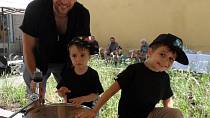 Roman Tomeš se svými syny