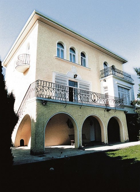 Karel Gott se do vily na Betramce nastěhoval v osmdesátých letech.