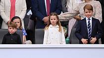 Kate Middleton musela sdělit dětem, že zemřela jejich prababička. 