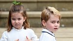 Princezna Charlotte a princ George šli nevěstě za družičku a družbu.