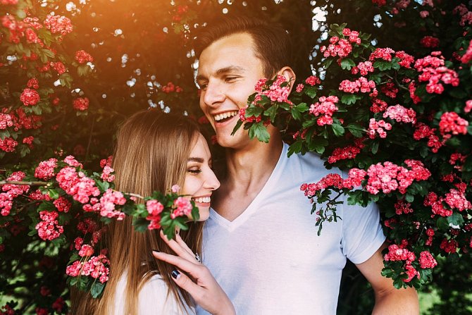 Pokud se daří a po 4 letech váš vztah jen kvete, 4. výročí je květinové.