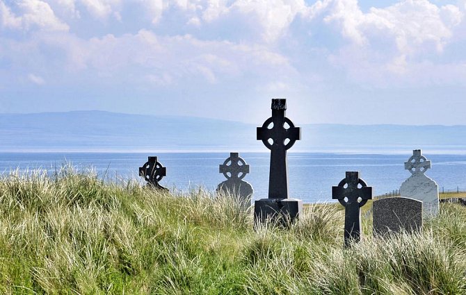 Ilustrační foto - Kříže na ostrově Inisheer