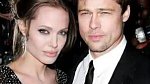 Píše se rok 2006 a pár snů spatřil světlo světa. Angelina se dala dohromady s Bradem Pittem.