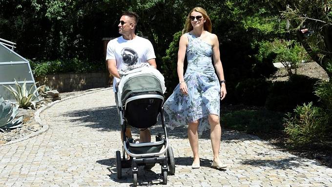 Tomáš Plekanec a Lucie Šafářová si rodičovskou roli užívají naplno