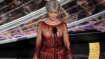 Jane Fonda stárne s grácií