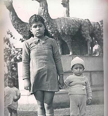 Lina Medina se svým synem.