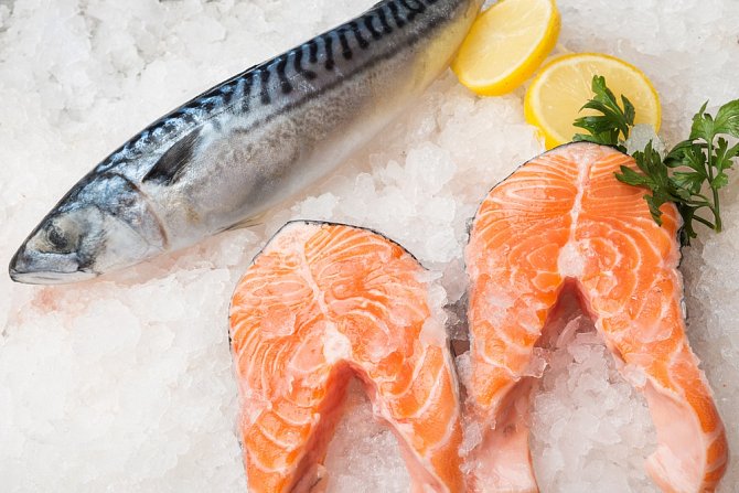 Správný chod metabolismu ovlivňuje také jód, kterého je v české stravě nedostatek. Jezte losos, makrelu nebo mořské řasy, abyste ho doplnila.