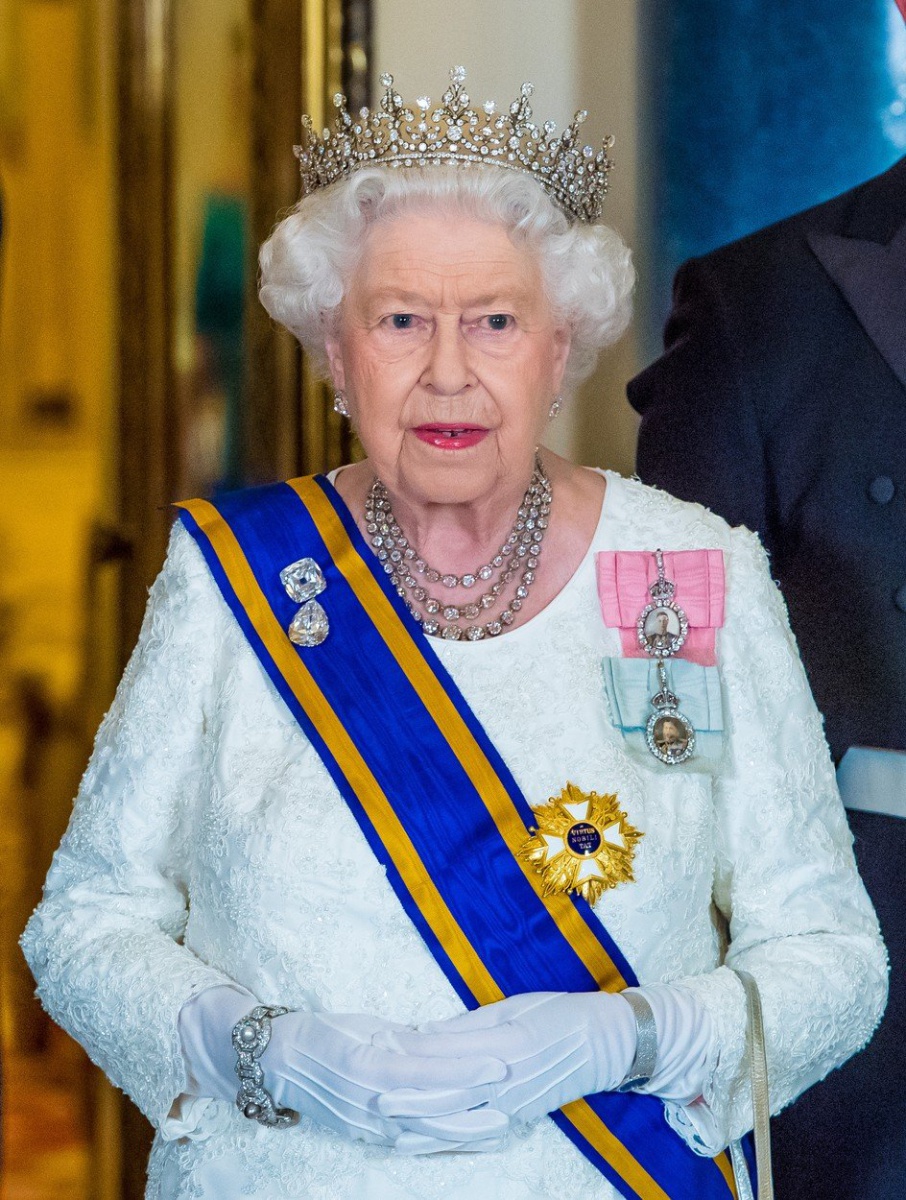 Královna Alžběta II. má 93. narozeniny, slavit je bude až v… | Kafe.cz