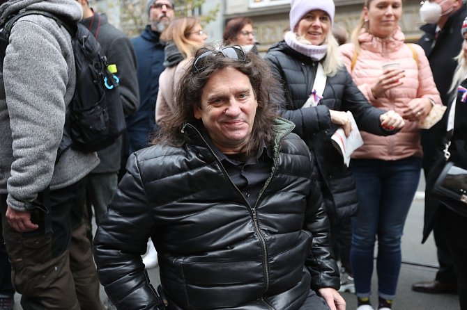 V davu se objevil i herec Jan Potměšil.