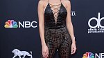Chantel Jeffries dorazila na Billboard Music Awards v Las Vegas v odvážném modelu ve stylu hadí ženy.