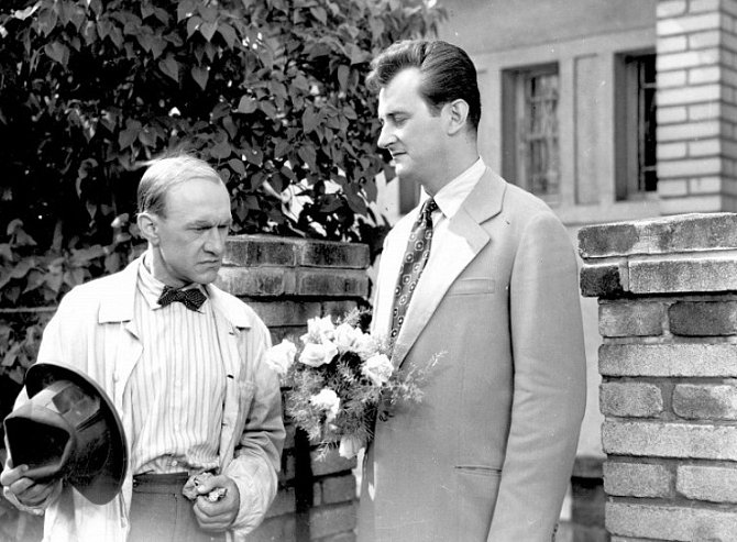 Jiří Sovák a František Filipovský ve snímku Muž v povětří (1955)