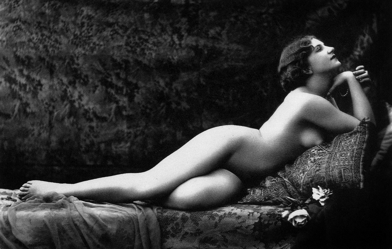 Erotika před 100 lety: O jakých ženách snili naši pradědové? 