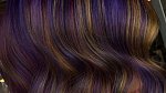 Letní vlasový hit: Letí nepřirozenost, kterou ale každá kadeřnice nezvládne