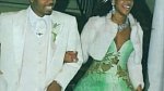 Kelis si na sebe ve svatební den vzala hodně netradiční zelené šaty. Brala si rappera Nase v roce 2005.