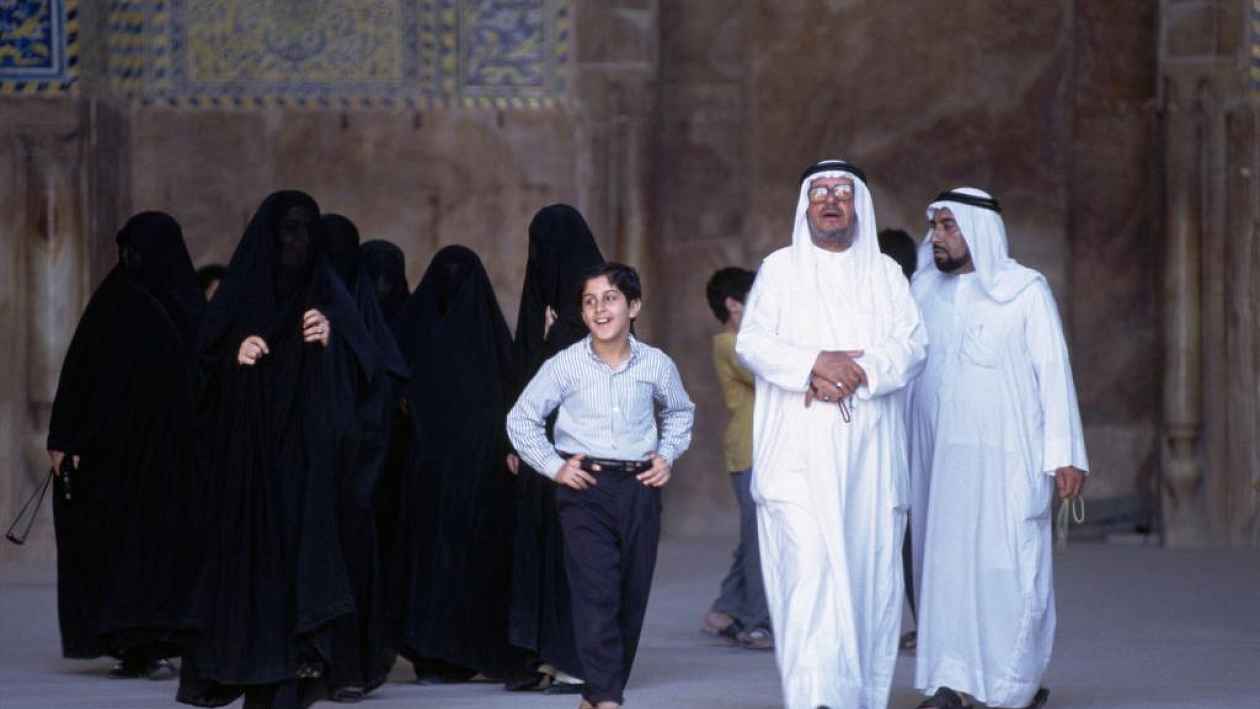 4 жена шейха. Шейх многоженство. Многоженство в ОАЭ. Многоженство в гаремах. Дубай Шейх многоженство.