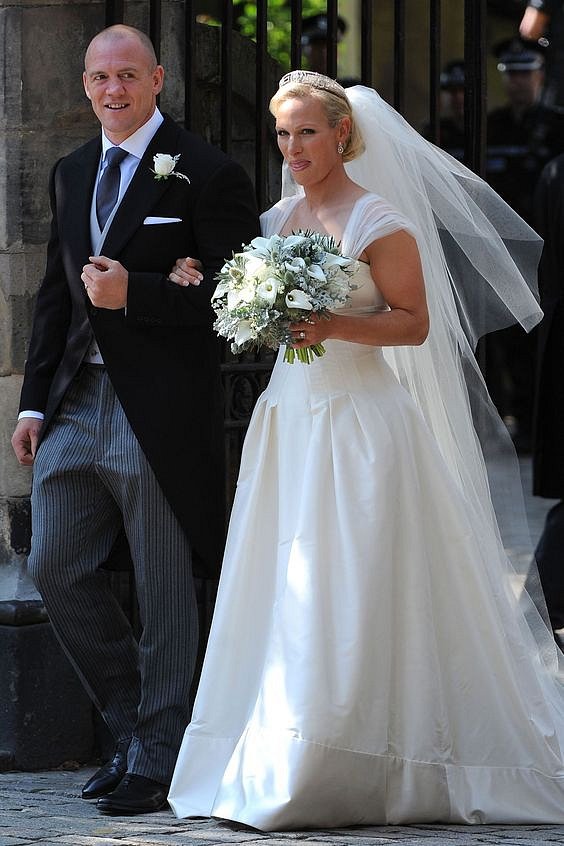 Další vnučka královny Alžběty II. Zara, se vdávala v roce 2011.