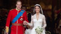 Kate Middleton zdrtilo, když bylo vyzrazeno jméno návrhářky, která navrhla její svatební šaty. 