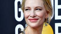 Cate Blanchett to s "vílím lookem" přehání.