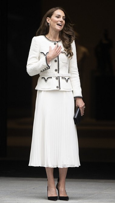 Kate Middleton má pro šaty 2v1 slabost.