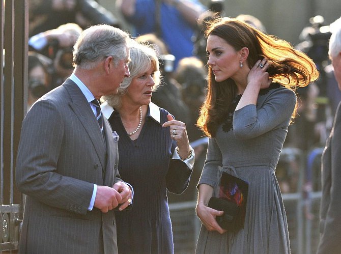 Princ Charles s manželkou Camillou a snachou Kate