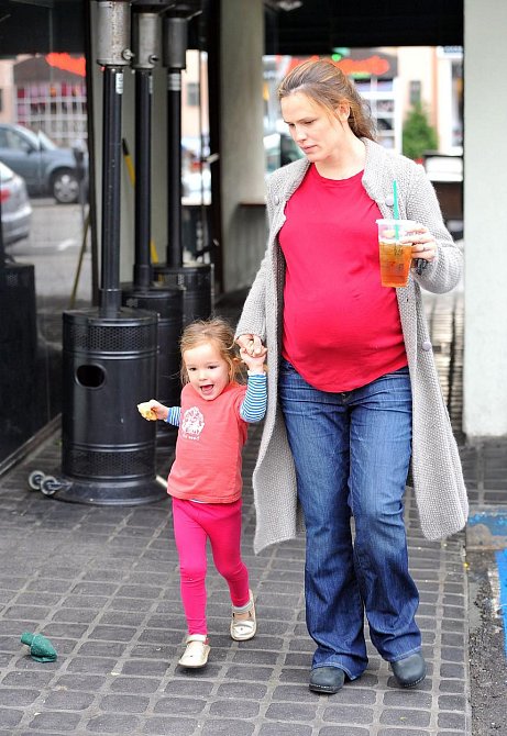 Tyto dámy po těhotenství nehubnou jako zběsilé - Jennifer Garner