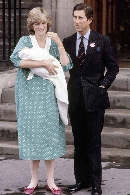 Princezna Diana a princ Charles představili prvorozeného syna Wiliama.