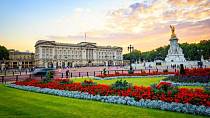 V minulosti bylo v Buckinghamském paláci zakázáno zaměstnávat lidi „jiné barvy pleti” na vedoucích pozice.