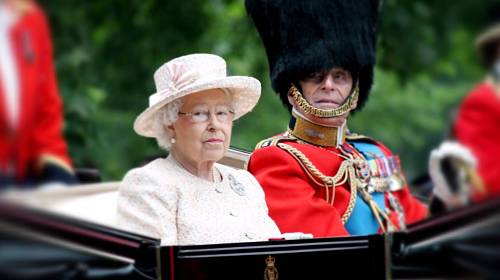Britská královna Alžbeta II. stále vykonává společenské návštěvy.