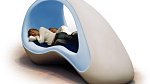 Toto je nový typ spací mušle - futuristická postel vhodná pro krátkodobý spánek.