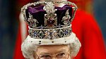 Koruna je prý tak těžká, že ji královna nosila jen velmi výjimečně. 