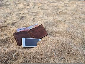 Kam u vody ukrýt peněženku nebo mobilní telefon? 