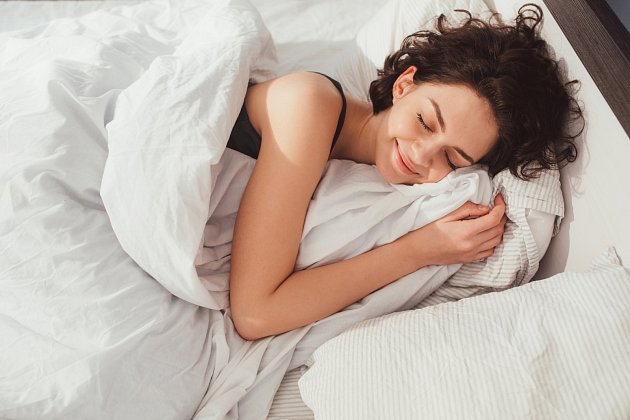 Dopřejte si dostatek spánku a zkuste chodit spát ve stejný čas a nejpozději ve 23 hodin.