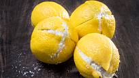 Citron a sůl dovedou při úklidu zázraky.
