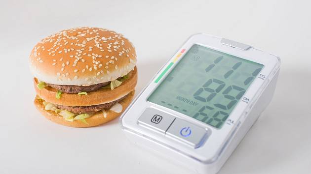 Jaké potraviny mohou zvyšovat krevní tlak?