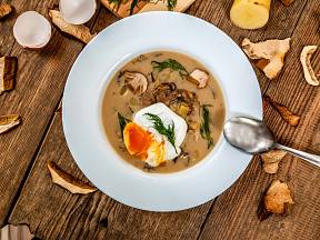 Staročeská kulajda je jednou z nejoblíbenějších polévek.
