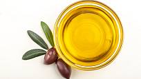 Pro péči o pleť používáme jen ty nejkvalitnější olivové oleje, nejlépe k tomu přímo určené.